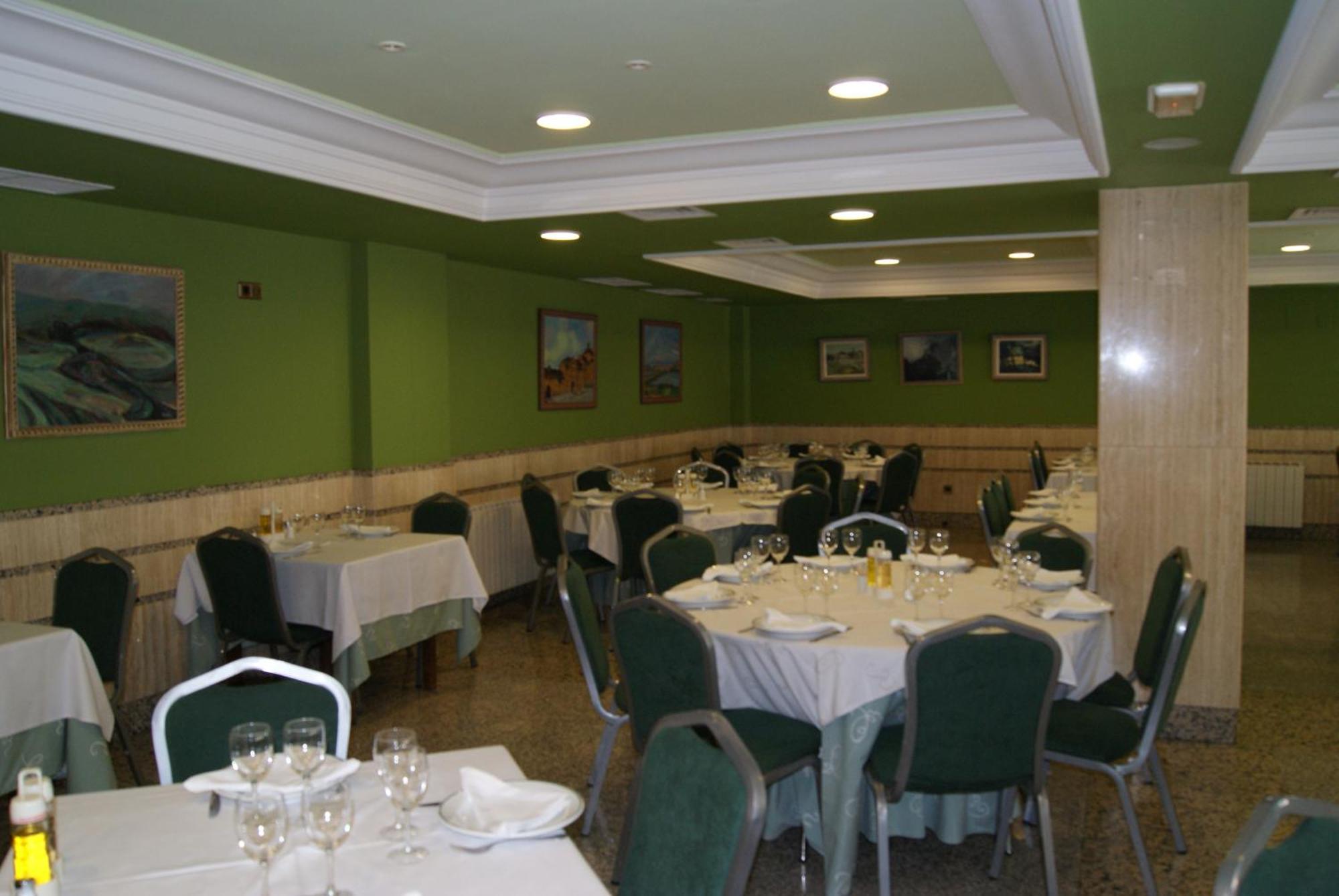 Hotel Alameda Alba De Tormes Eksteriør bilde