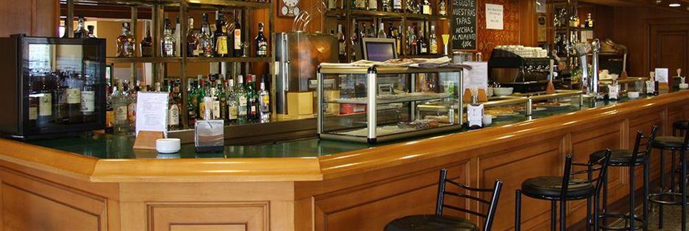 Hotel Alameda Alba De Tormes Eksteriør bilde