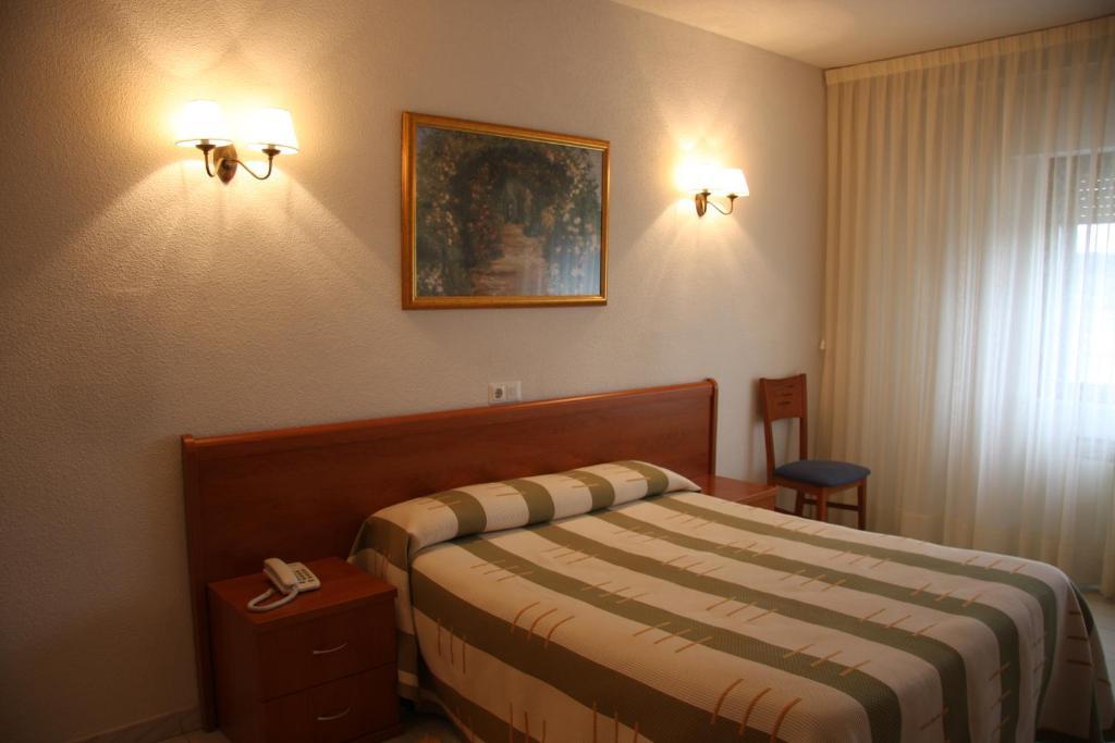 Hotel Alameda Alba De Tormes Eksteriør bilde